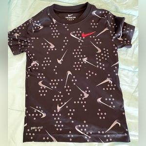 Boys xs (4-5) Nike dri-fit tee shirt.